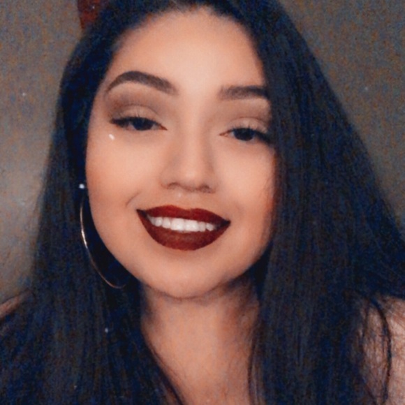 Meet your Posher! - Picture 3 of 8